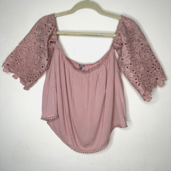 Charlotte Russe Dusty Pink Off Shoulder Eyelet Short Sleeve CropTop Blouse Small - Picture 1 of 13